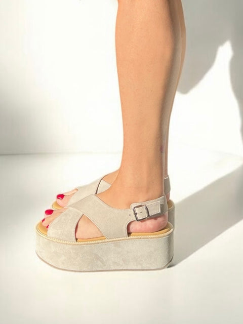 mavis - sandale brides croisées daim beige poudré