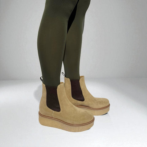 Pooky - sand suede chelsea boots
