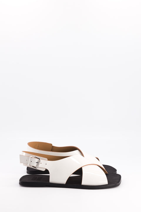 CLARA - Cross-straps sandal patent leather offwhite