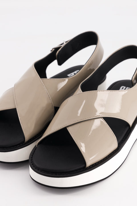 malabar - sandale brides croisées cuir vernis taupe