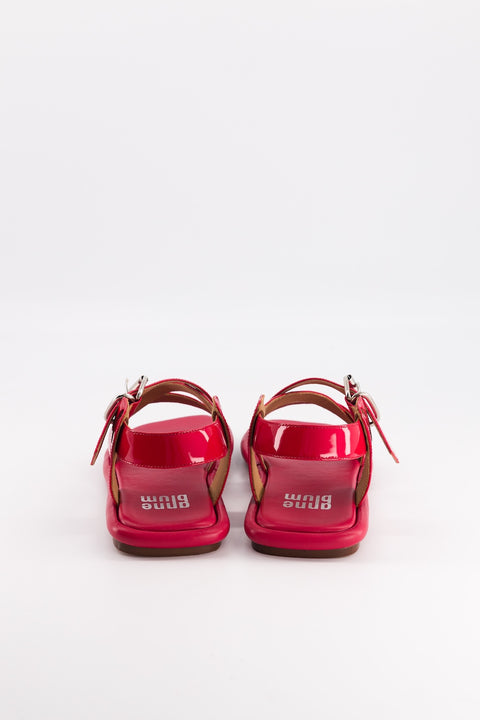 nannie - sandale plate cuir vernis rouge