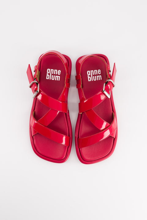 nannie - sandale plate cuir vernis rouge