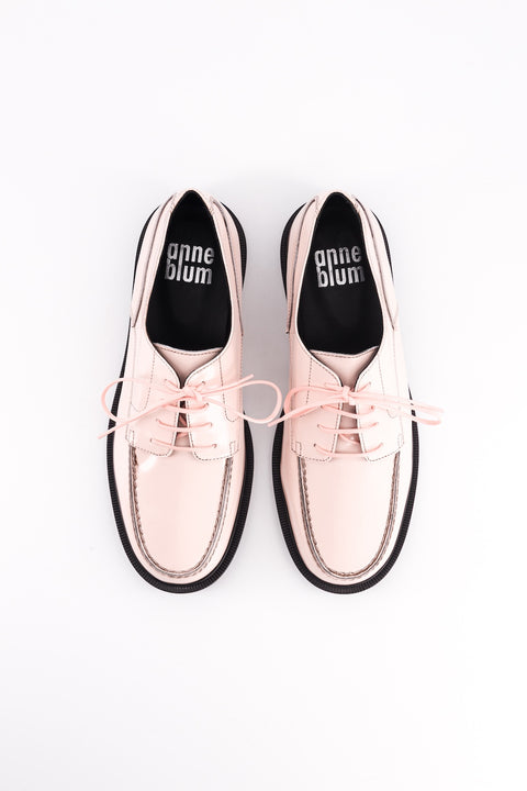 Idaho - pale pink glossy leather derbies